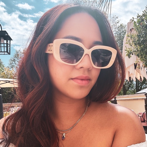 Meet your Posher, Katie - Picture 1 of 1